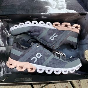 On Running Women’s Cloudflow Rock/Rose Sneakers